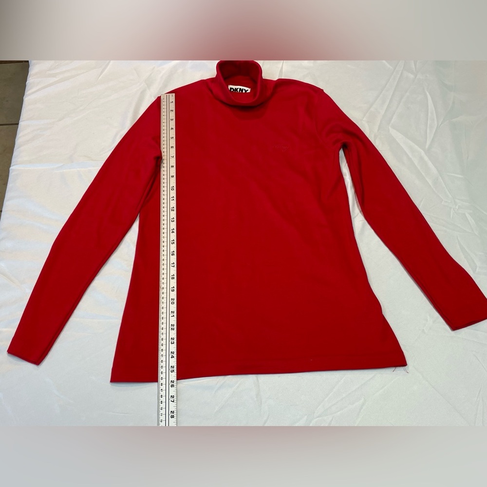 DKNY Women's Turtleneck Redβ Knit Logo